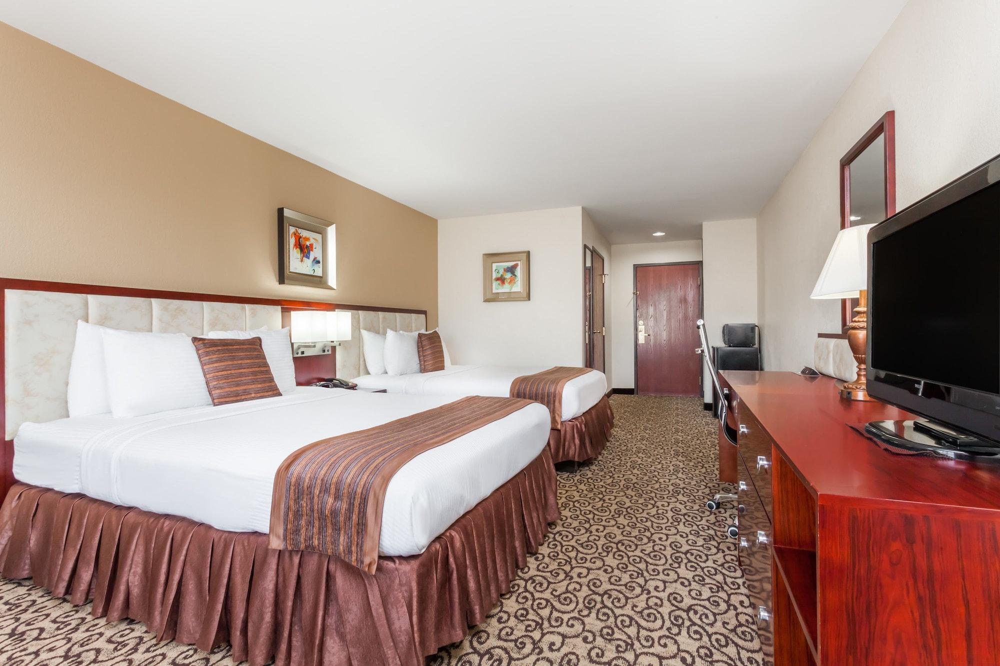 Baymont By Wyndham Columbia Fort Jackson Exterior photo