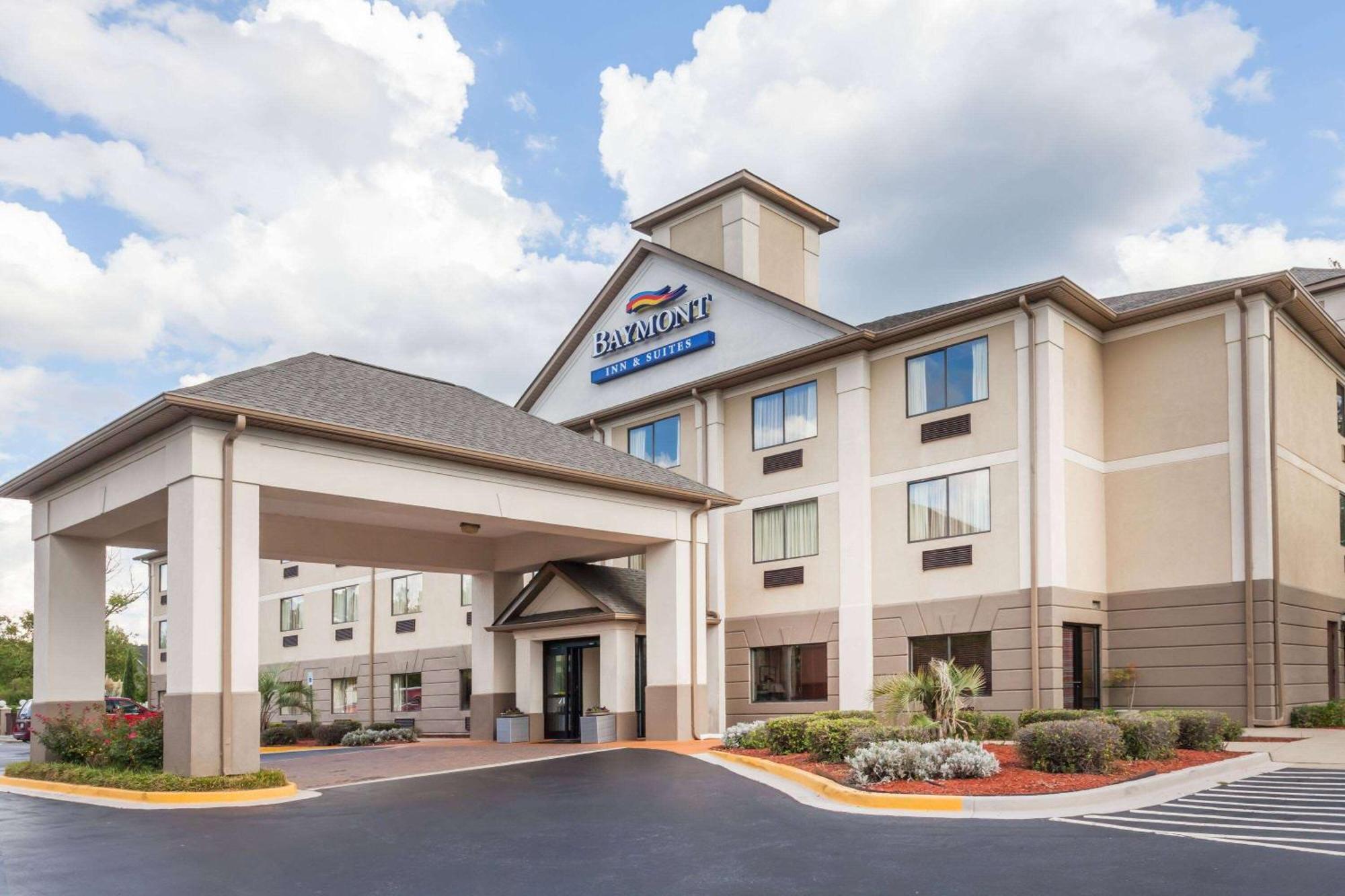 Baymont By Wyndham Columbia Fort Jackson Exterior photo