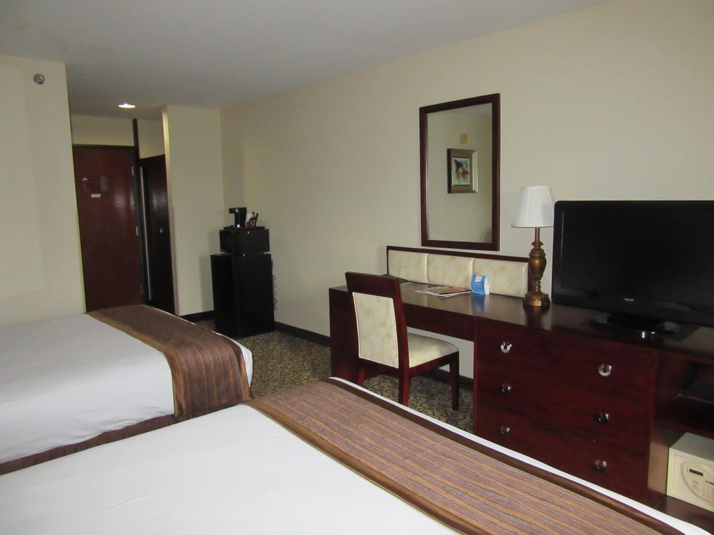 Baymont By Wyndham Columbia Fort Jackson Exterior photo