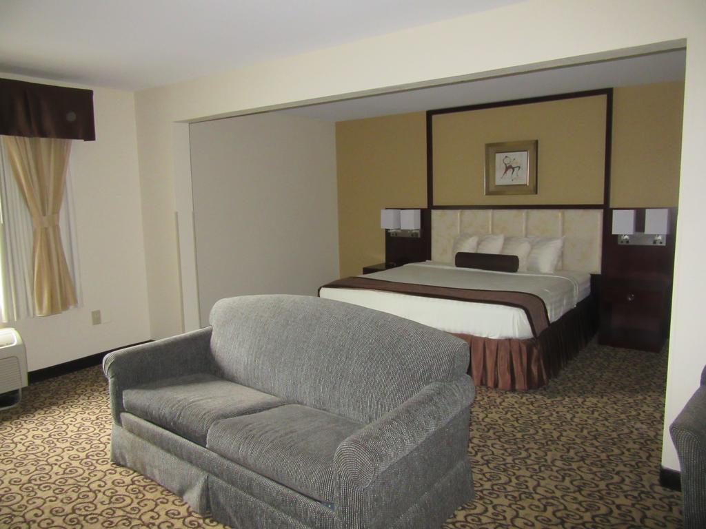Baymont By Wyndham Columbia Fort Jackson Exterior photo
