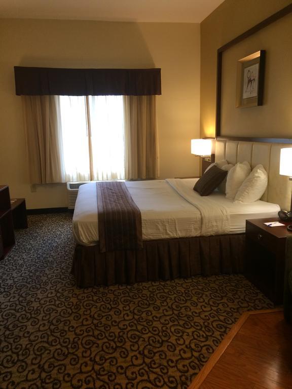 Baymont By Wyndham Columbia Fort Jackson Exterior photo