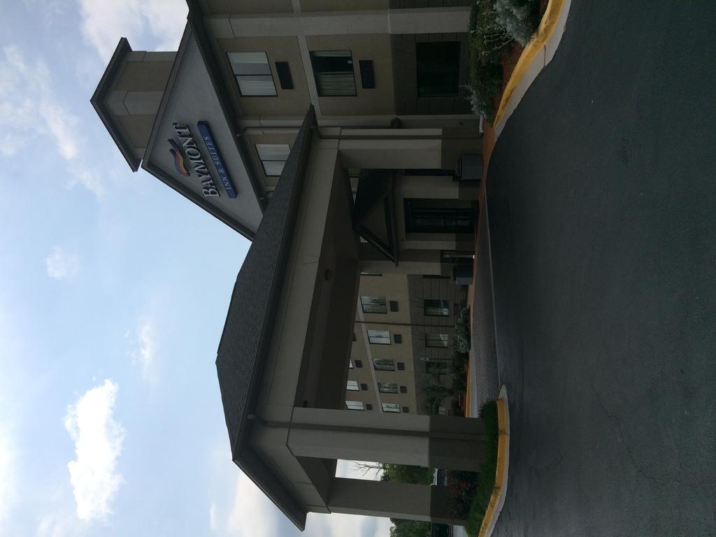 Baymont By Wyndham Columbia Fort Jackson Exterior photo